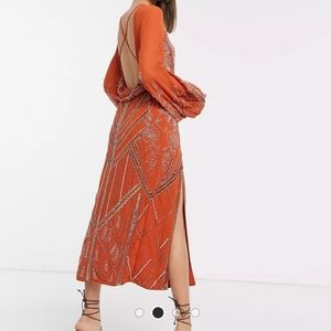 Dress used only once time.